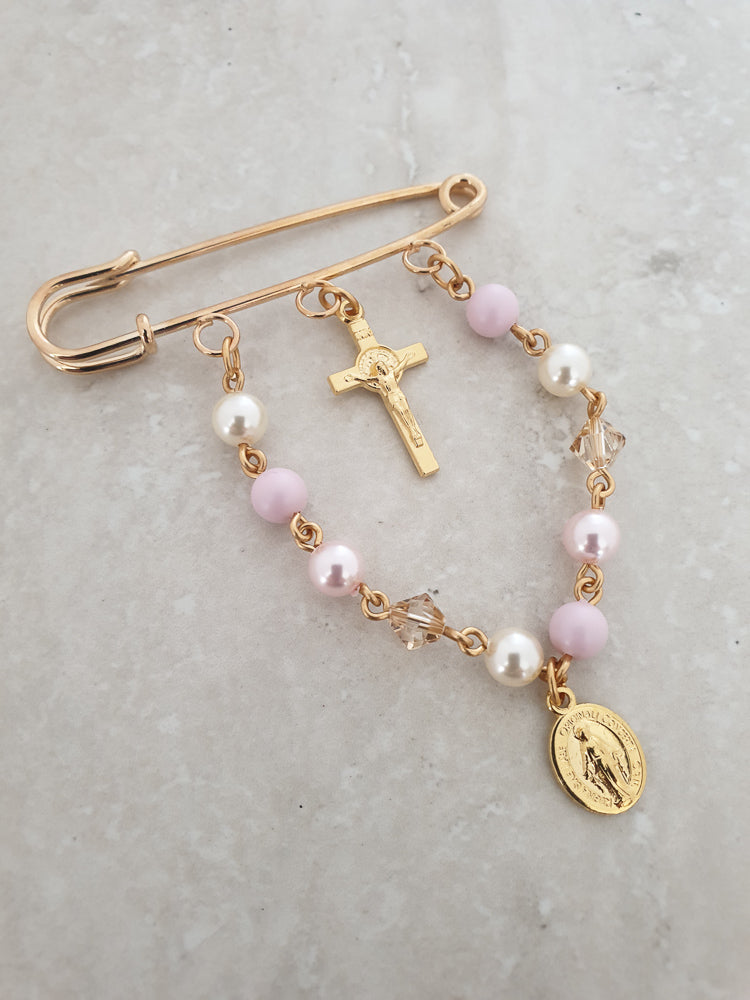 Anastasia Cot Pin