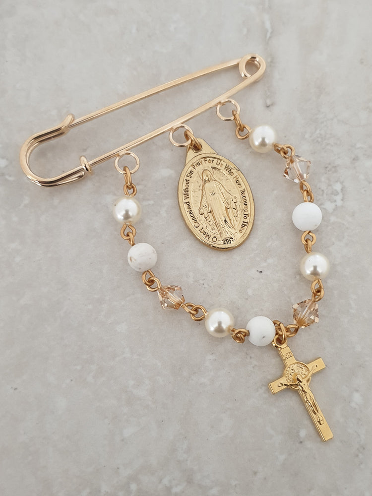 Veronica Cot Pin